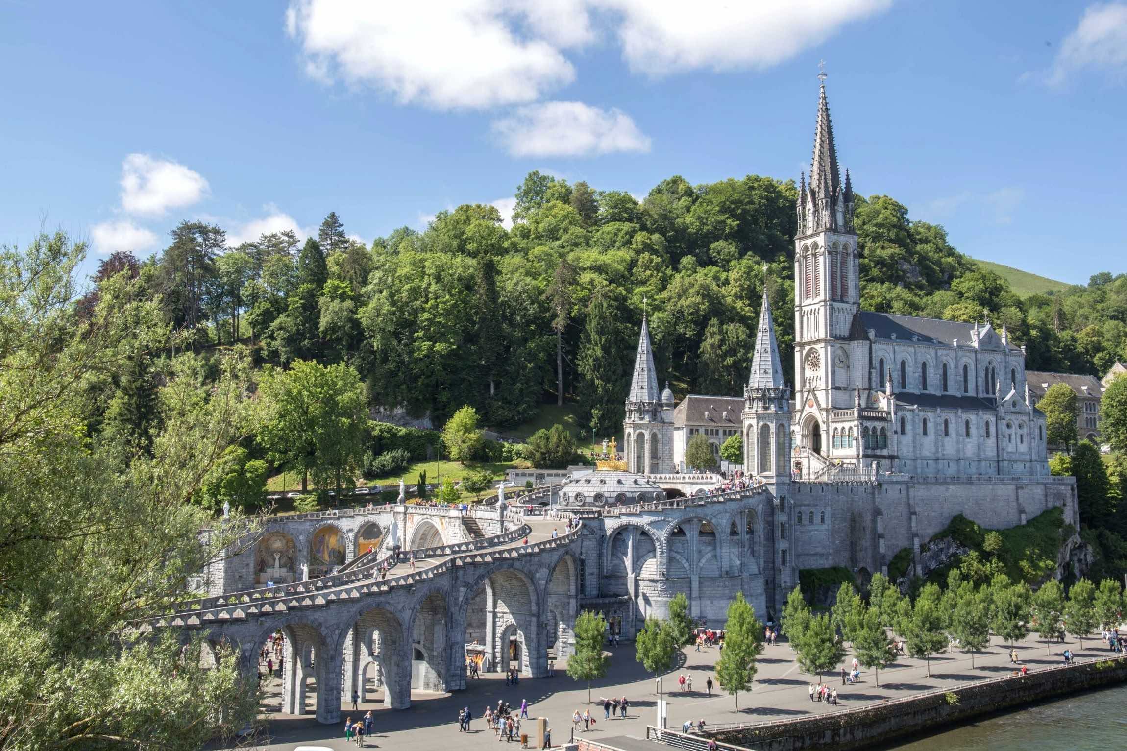 Armagh Archdiocesan Pilgrimage to Lourdes - Joe Walsh Tours