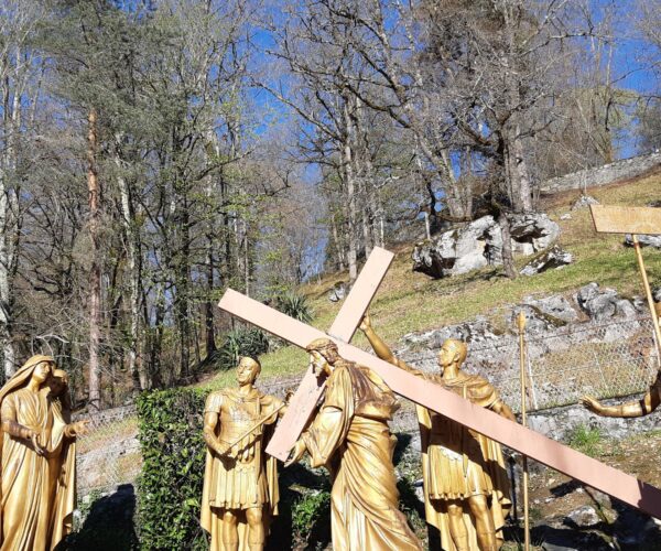 Lourdes Easter Pilgrimage tours Joe Walsh Tours