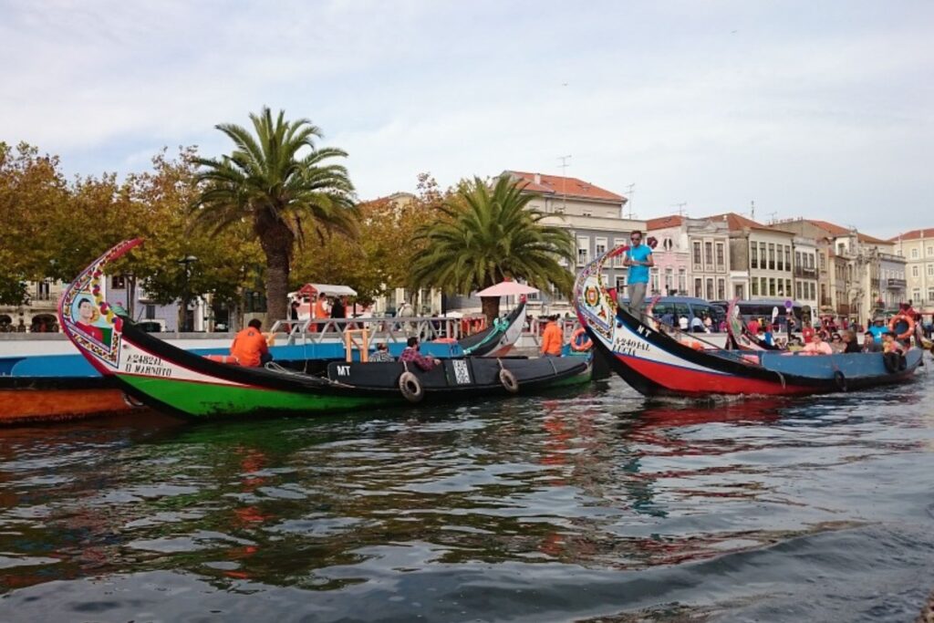 DAY-TRIPS-FROM-FATIMA-AVEIRO-TRADITIONAL-BOAT-JOE-WALSH-TOURS.jpg 8 April 2024