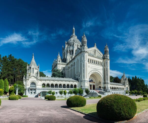 Basilica of St Thérèse - Shrines of France Lisieux, Paris, Paray-le-Monial, Chartres, Nevers & Grenoble - Joe Walsh Tours